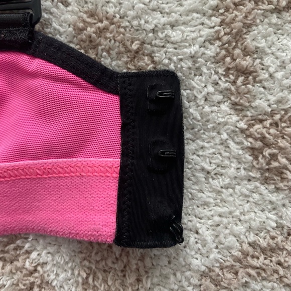 Lululemon Ta Ta Tamer ll - Picture 5 of 6